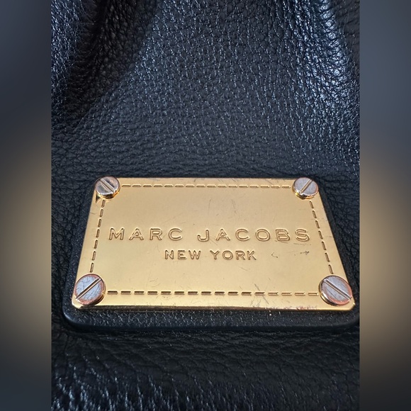 Marc Jacobs Pebbled Leather Handbag with Shoulder Strap - Picture 10 of 16
